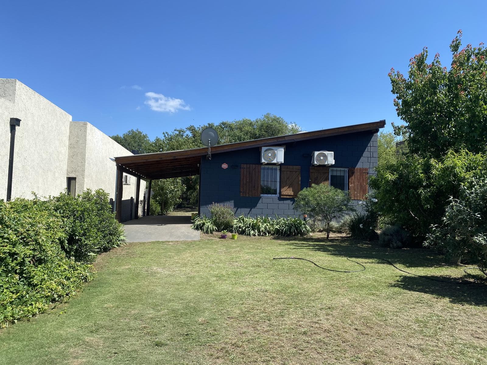 Casa en venta 2 dormitorios a 250 m del lago en Villa Rumipal, Córdoba