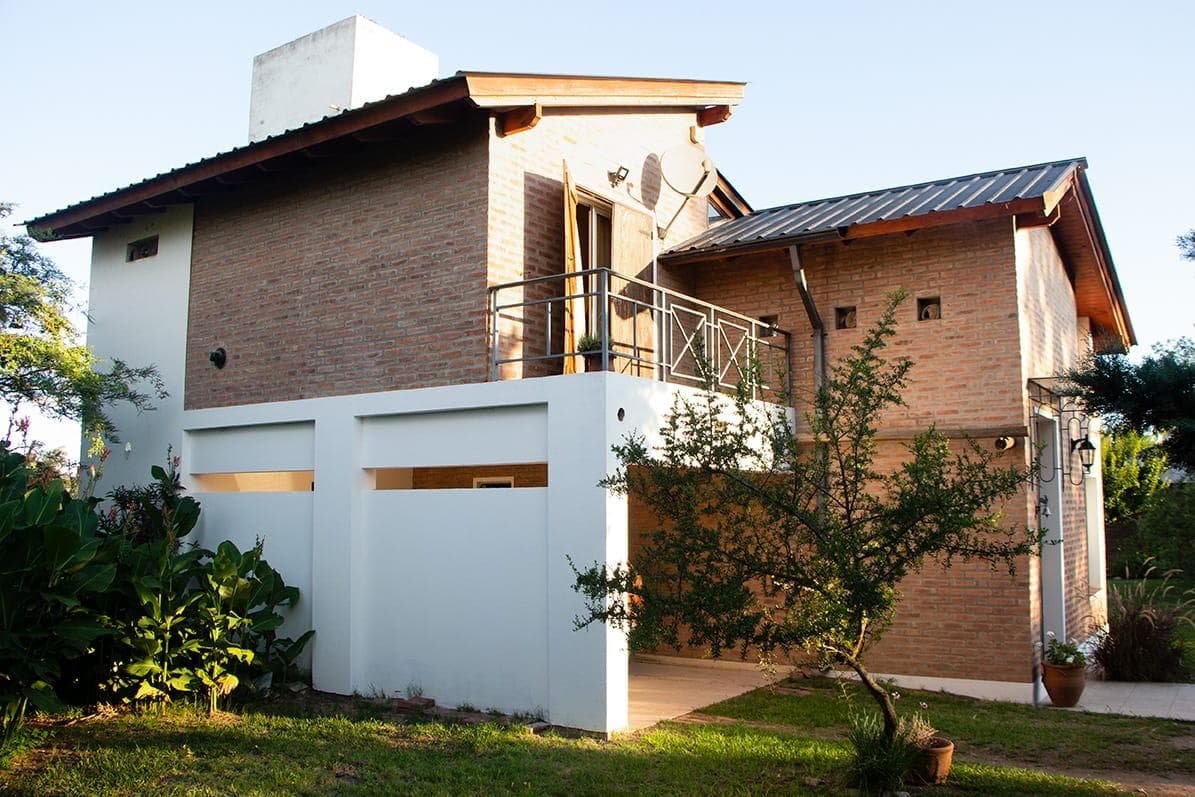Casa cerca del lago, Villa del Dique