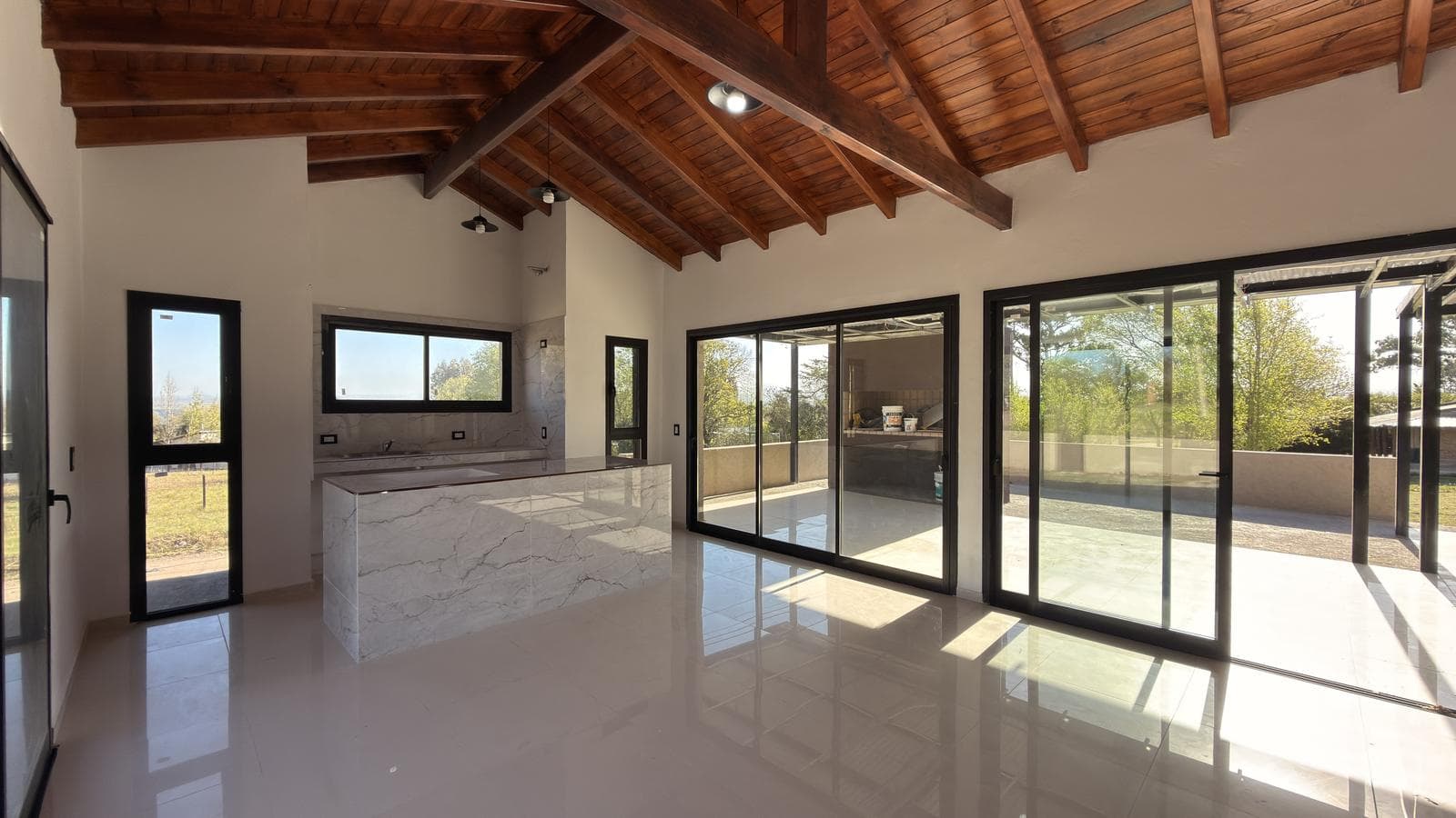 Casa 2 dormitorios con vista al lago, villa rumipal.