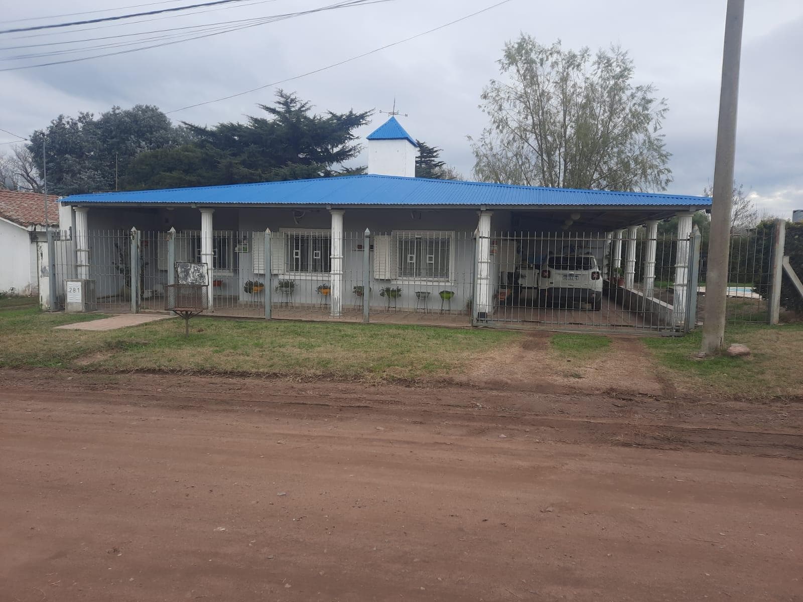 VILLA RUMIPAL A 200 M DEL LAGO | CASA CON PILETA Y GAS NATURAL