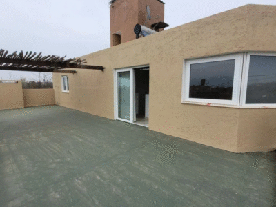 Casa en Venta - Con Vista al "Lago Los Molinos"