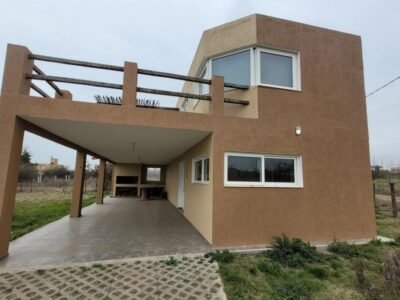Casa en Venta - Con Vista al "Lago Los Molinos"