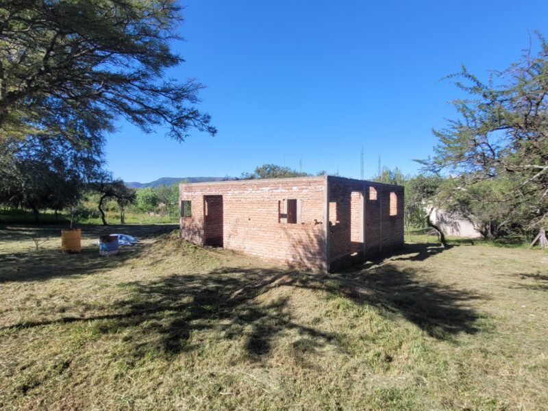 Terreno mas Construcción en Venta - Santa Mónica, Calamuchita